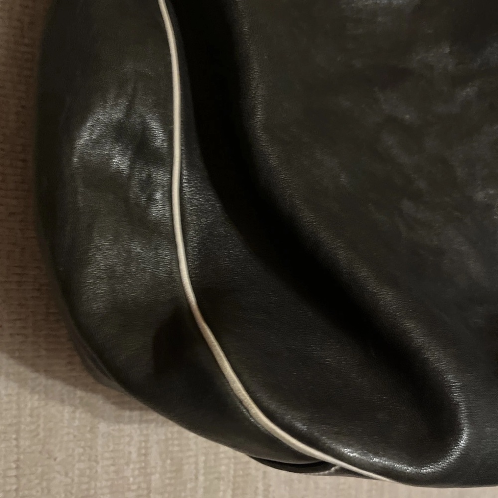 YVES SAINT LAURENT ROADY HOBO BAG LEATHER LARGE - Picture 6 of 14